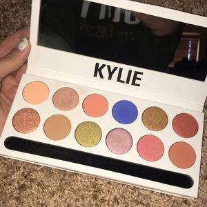 Kylie Cosmetics Royal Peach Palette